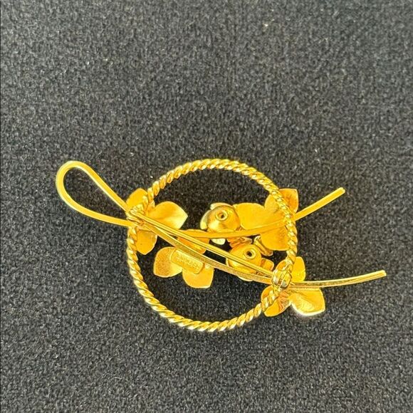 Bond Boyd Sterling Elegant Gold Floral brooch - Picture 2 of 3